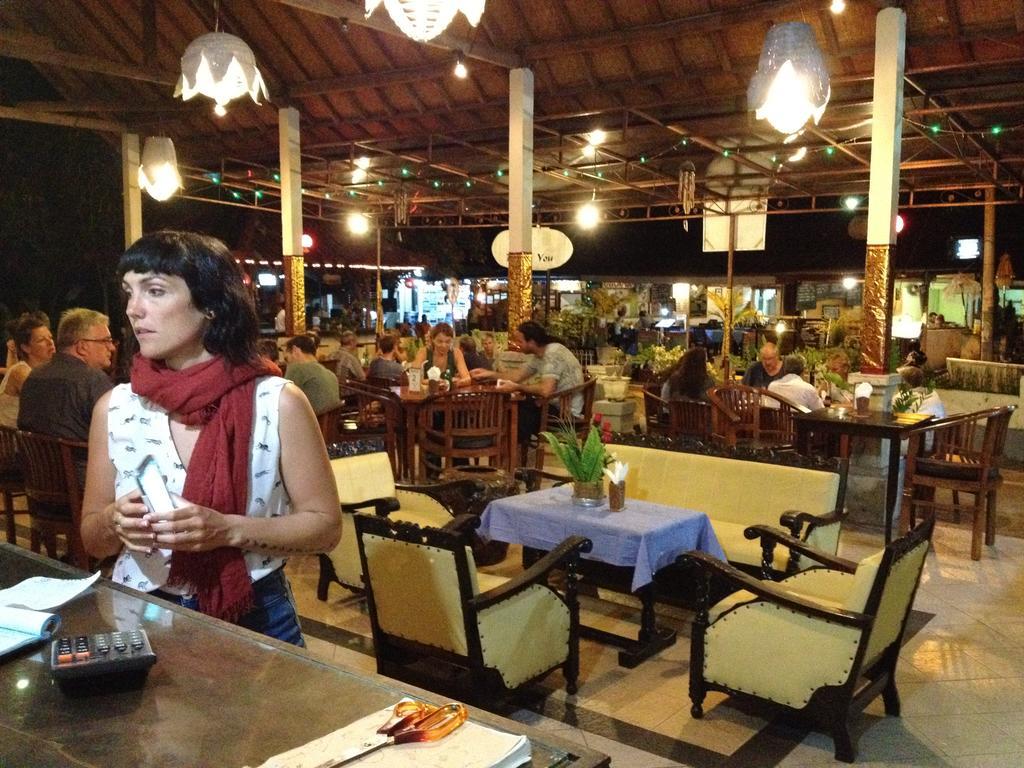 Hotel Astina 2*