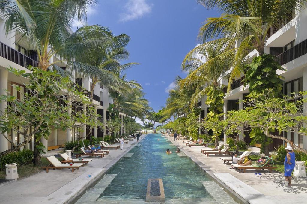 Hotel The Oasis Benoa Bali