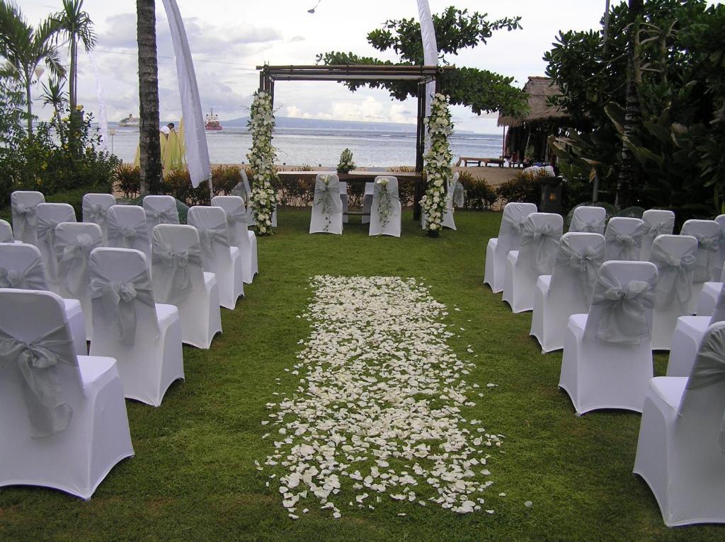 Hotel The Oasis Benoa Bali 4*