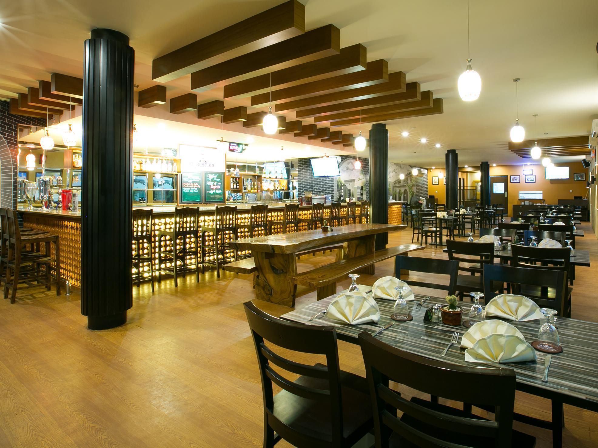 Hotel Kuta Station And 3*
