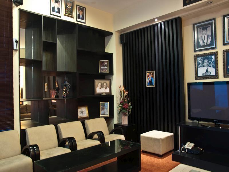 Puri Ayu Hotel 3*
