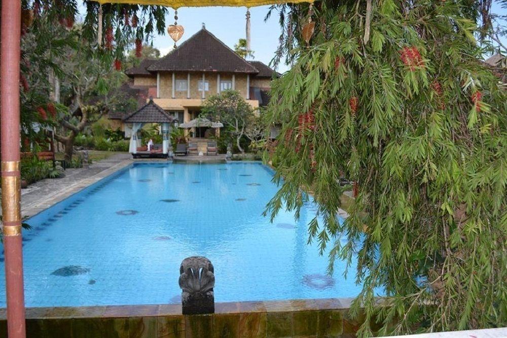 Garden Hotel 3*