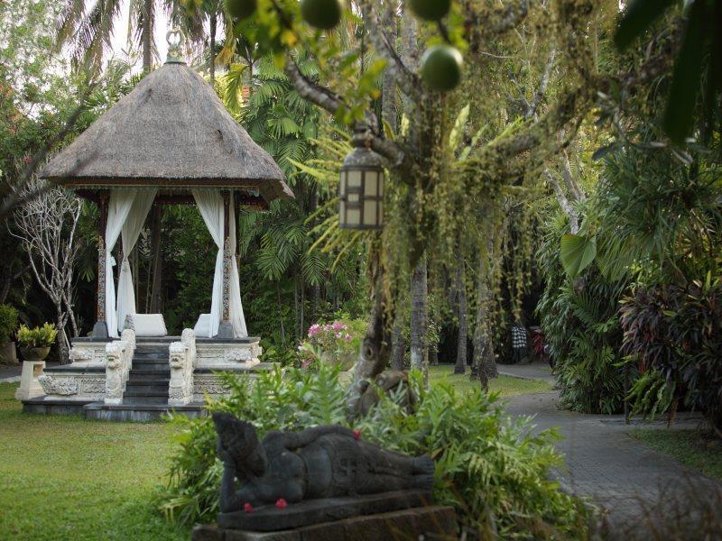 Resor Puri Santrian 4*