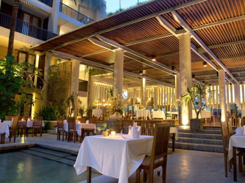 Hotel The Oasis Benoa Bali 4*