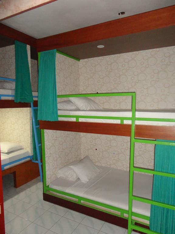 Meriki Asrama Legian (Bali)