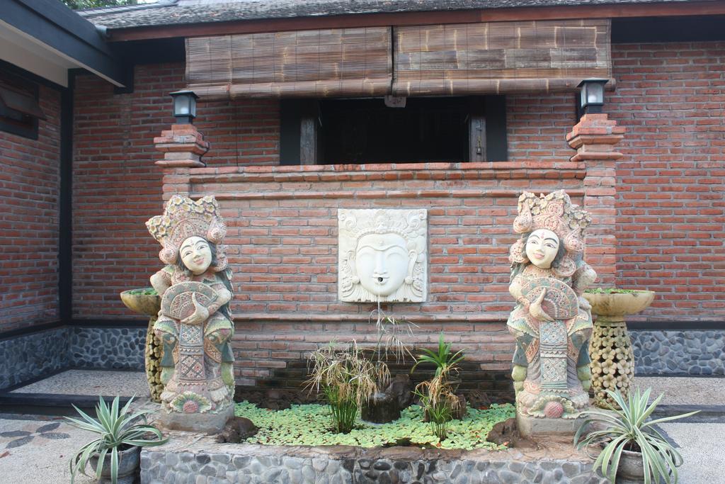 Villa Joglo On The Lovina (Bali)