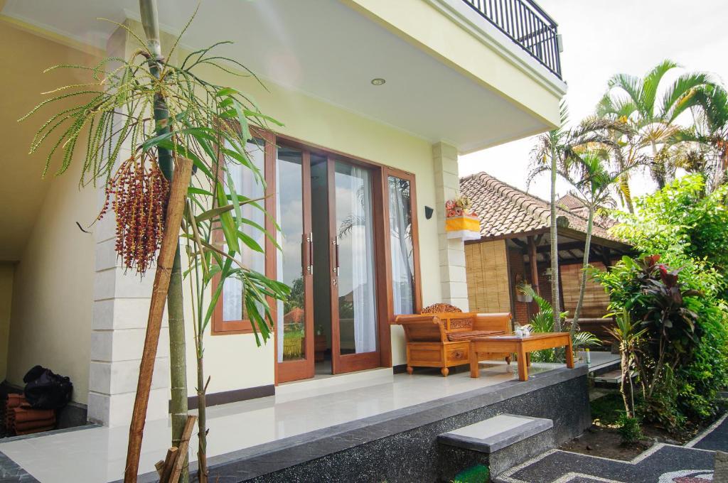 Puji Hostel&bungalow 3*