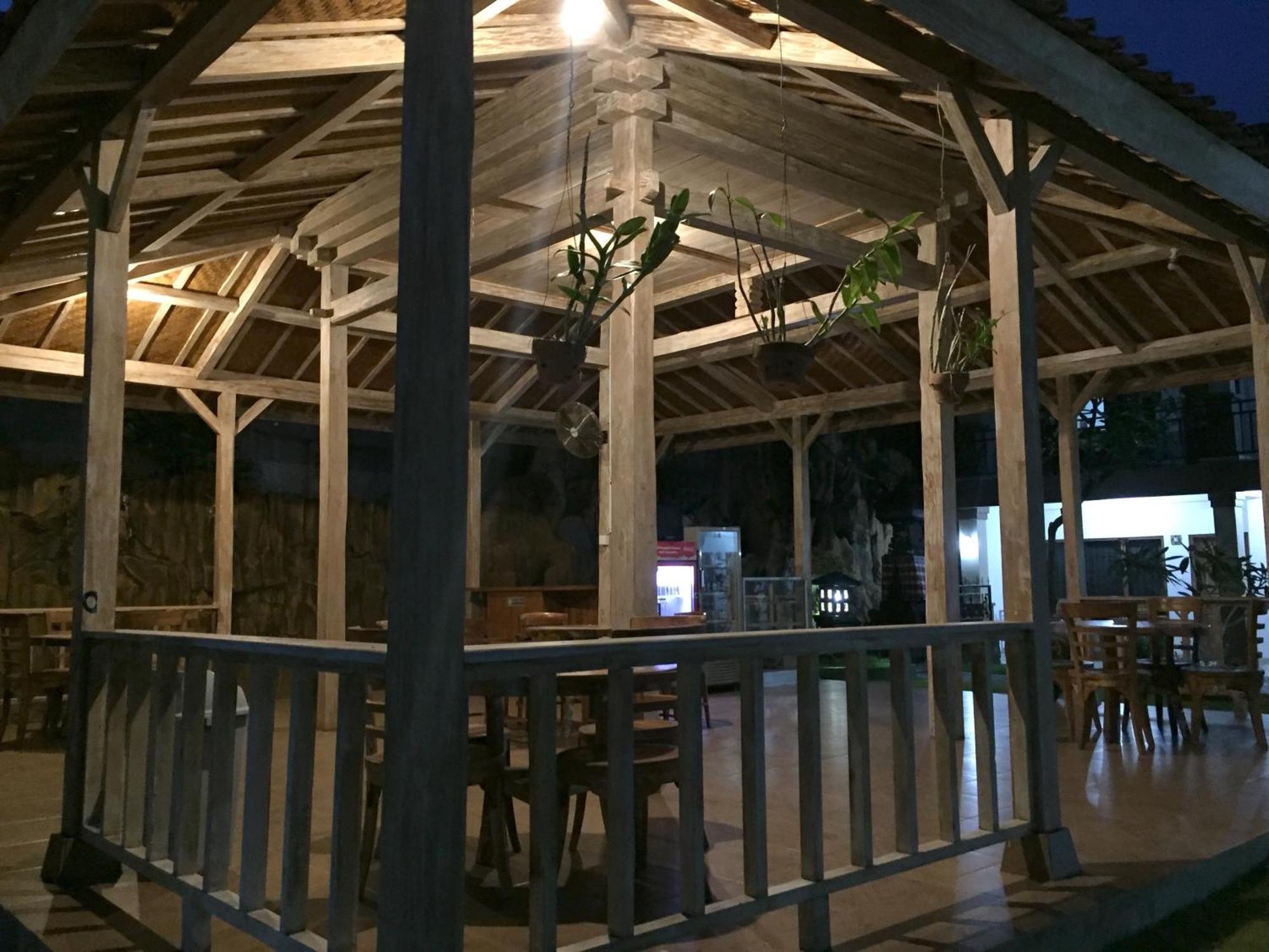 Agung Hotel
