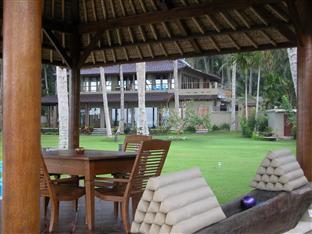 Beachfront Citakara Sari 4* Manggis (Bali)