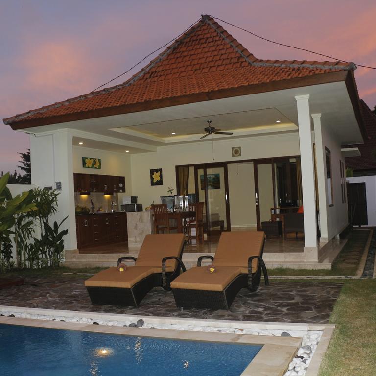 Olivia * Jimbaran (Bali)