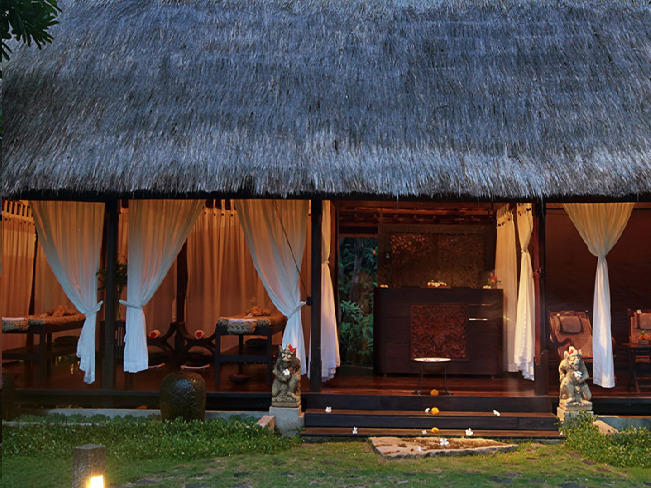 Damai Lovina Hotel 4*