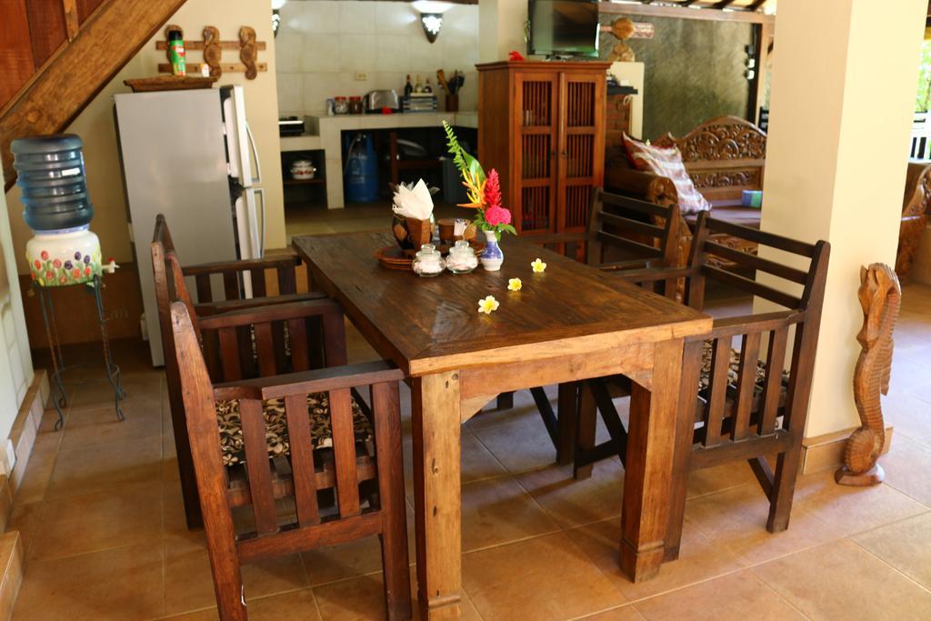 Villa Lovina Beachhouse Villas *