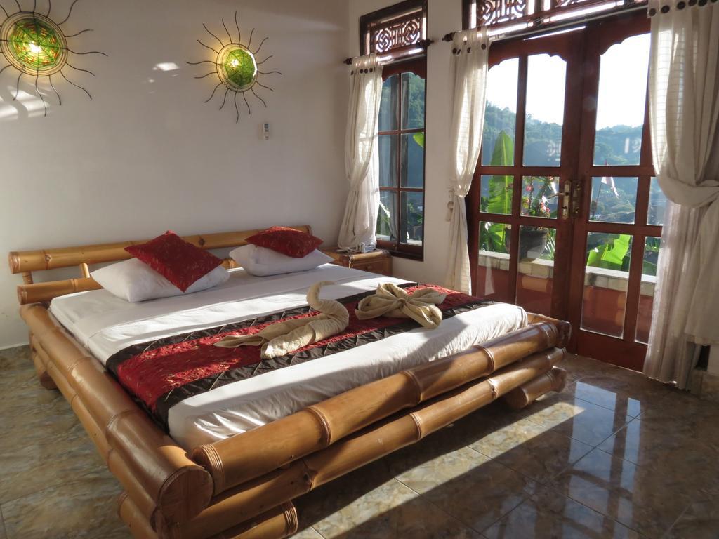 Hostel Lemon House