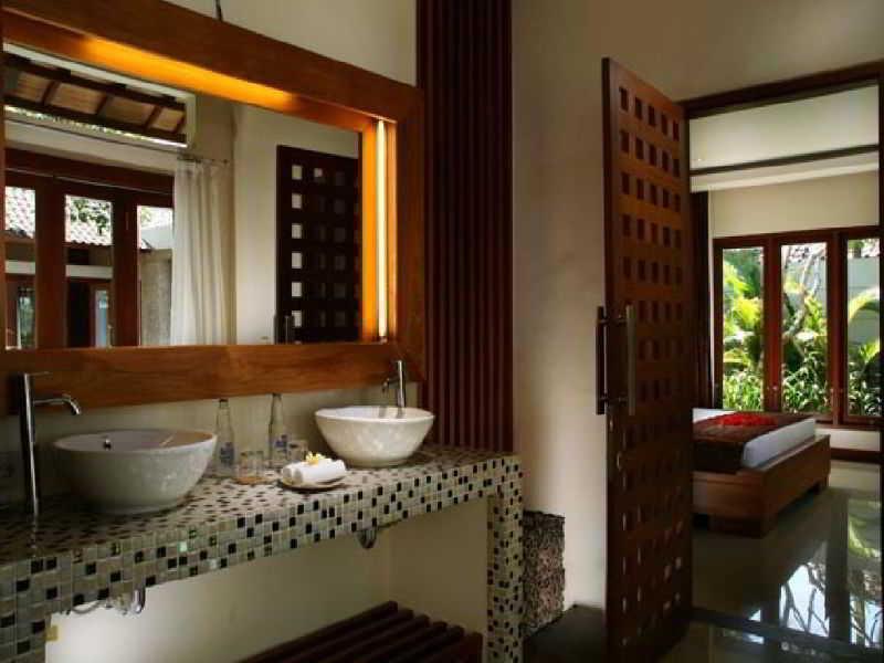 Villa Grand Akhyati & *