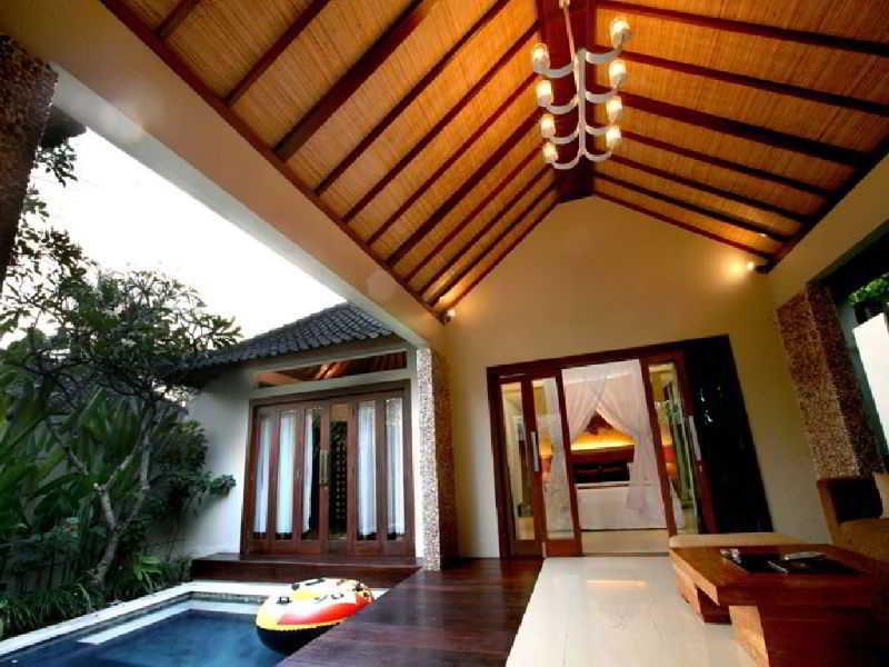 Grand Akhyati & Villa *