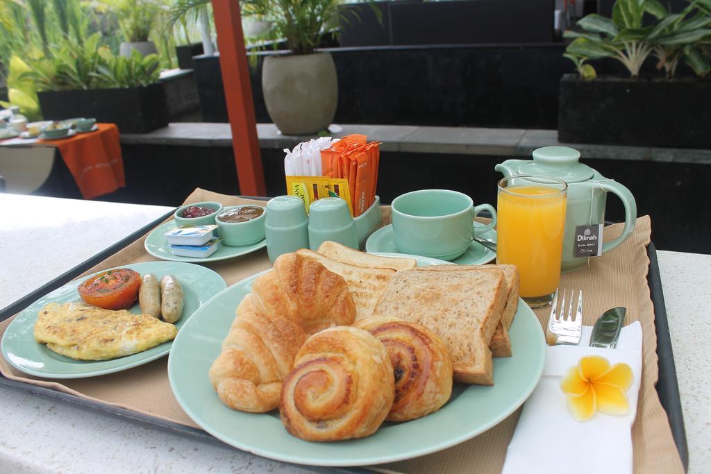 Harris & Residences Riverview Kuta, Bali 4*