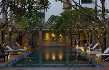 Hotel Santika Kuta 3*