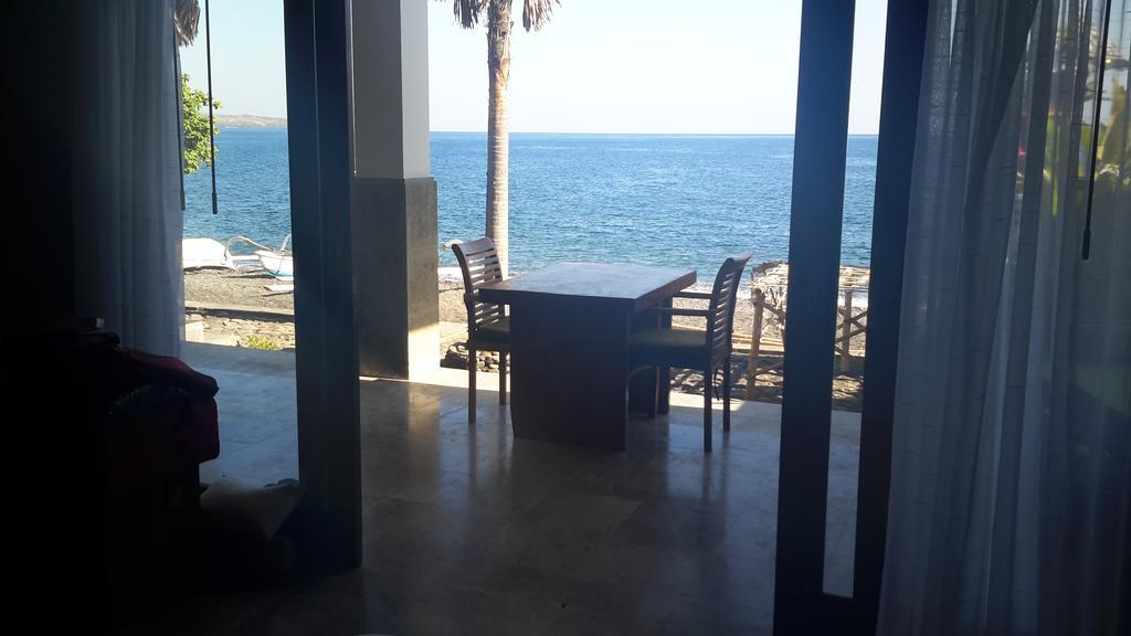 Amed Beach Villa *