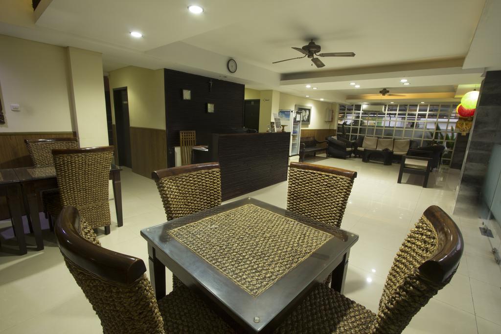 Airport Kuta And Residences Hotel