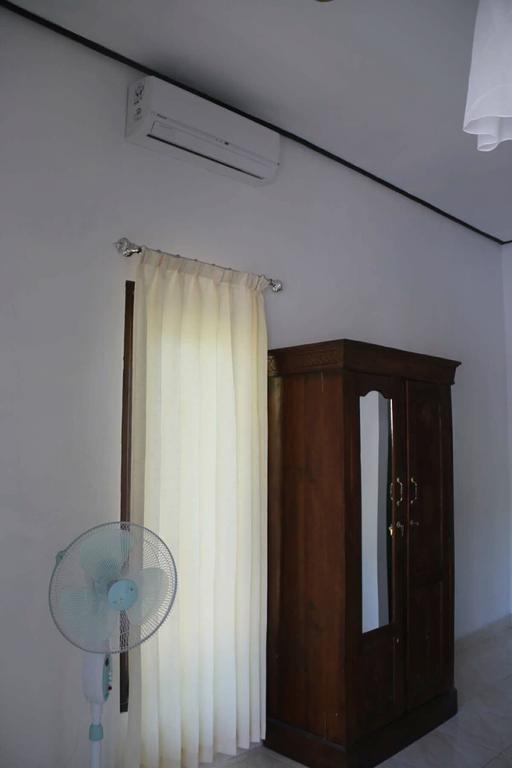 Taman Sandat Guest house *