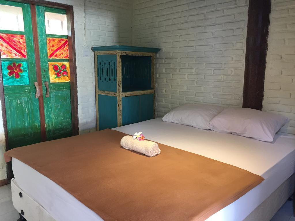 Medewi Secret Surfcamp Guest house