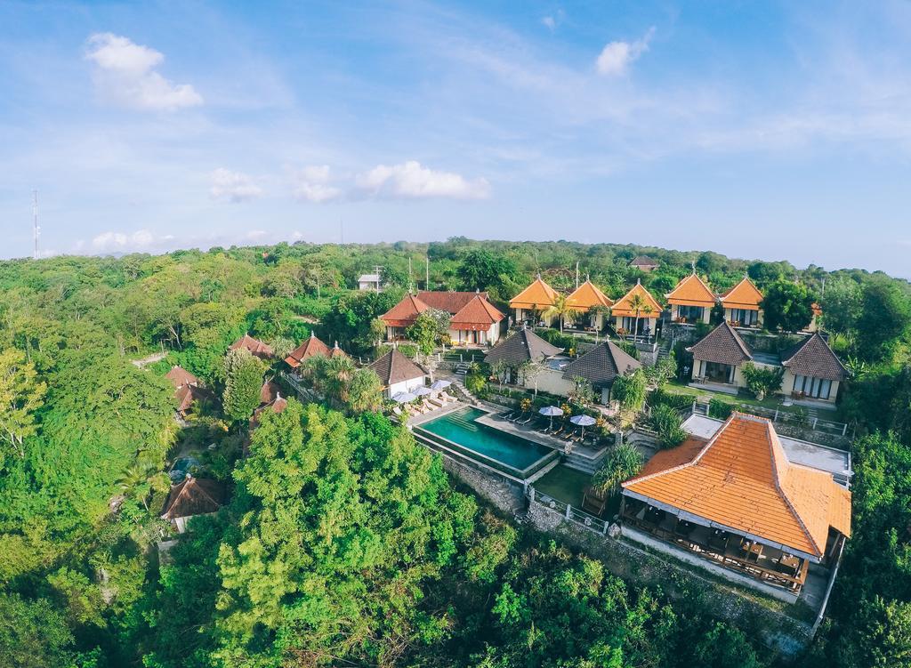Cliff Holiday park 3*