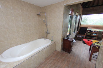 Ayu Guna Hotel