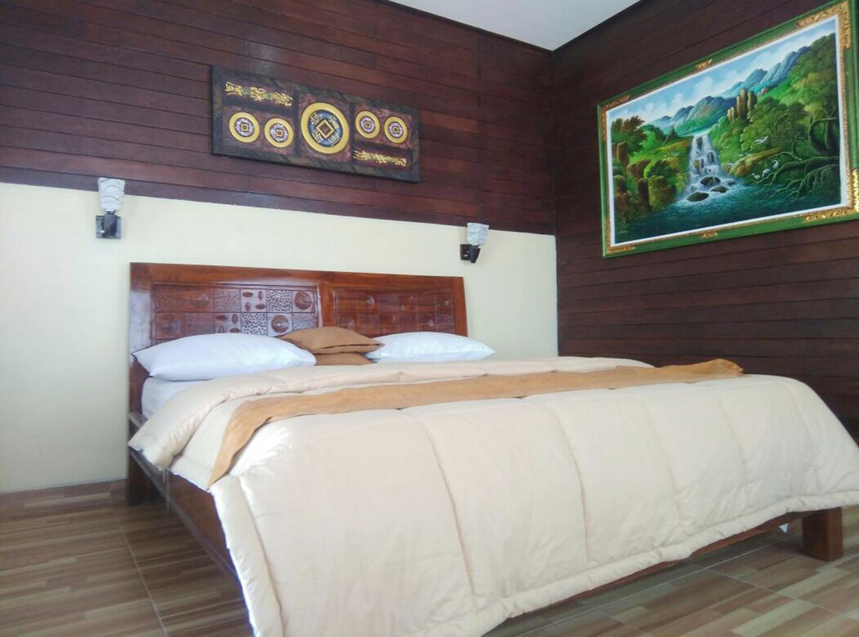 The Huts Guest house 2*