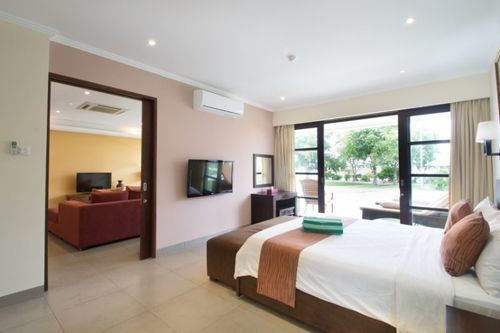Peninsula Bay Hotel