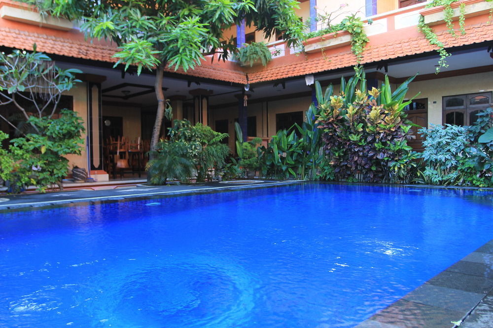 Guest house Cempaka 3 Losmen 2*