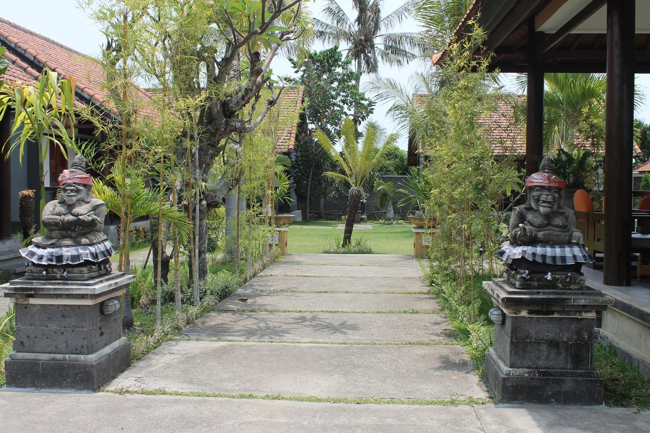 Prabhu Hotel Lovina (Bali)