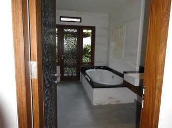 Hotel Kejora 4*