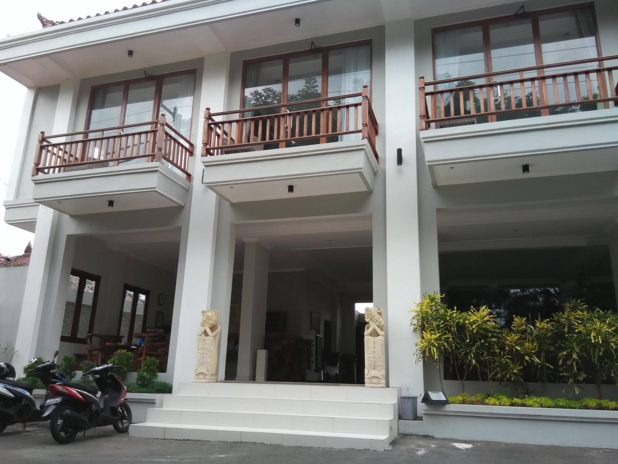 Wahyu Dana 2*
