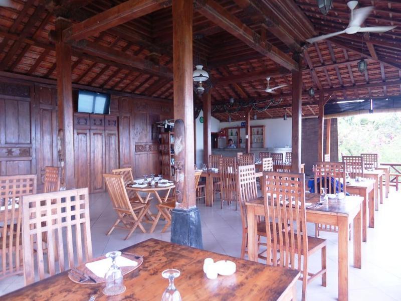 Cliff Holiday park 3*