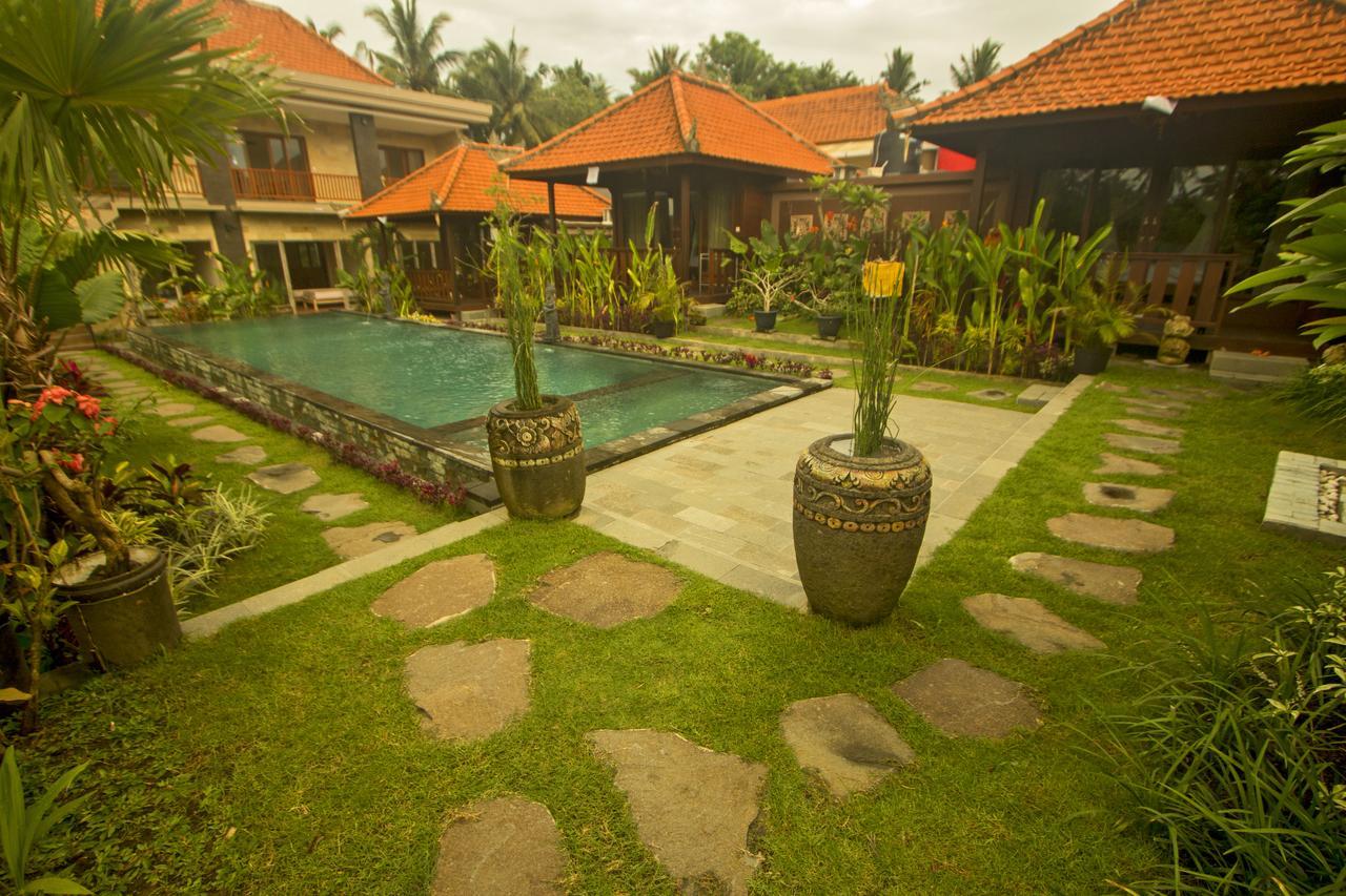 Ratna 4 Apartment *