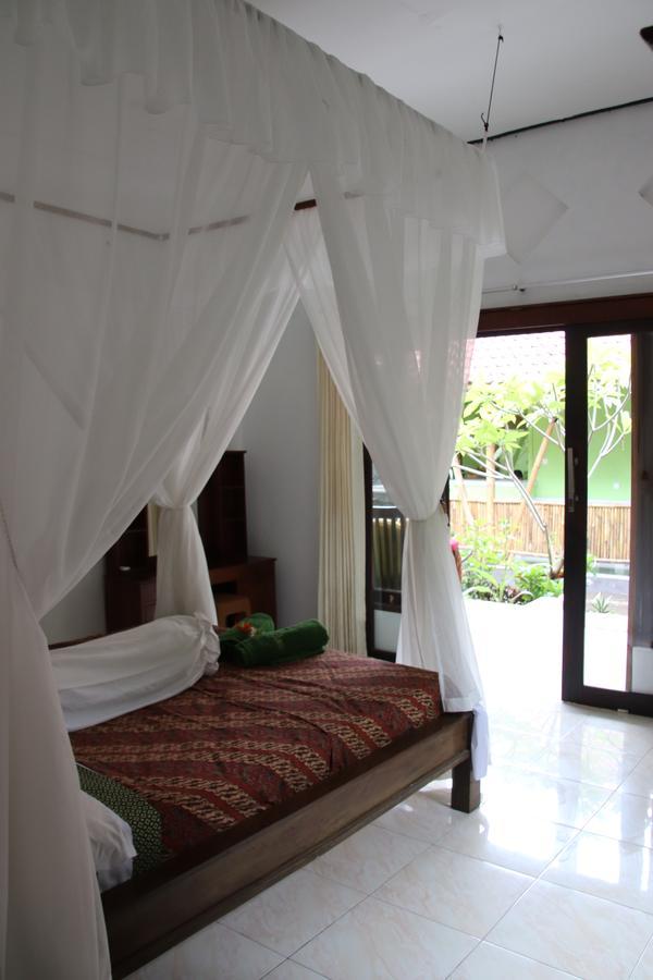 Taman Sandat Guest house *