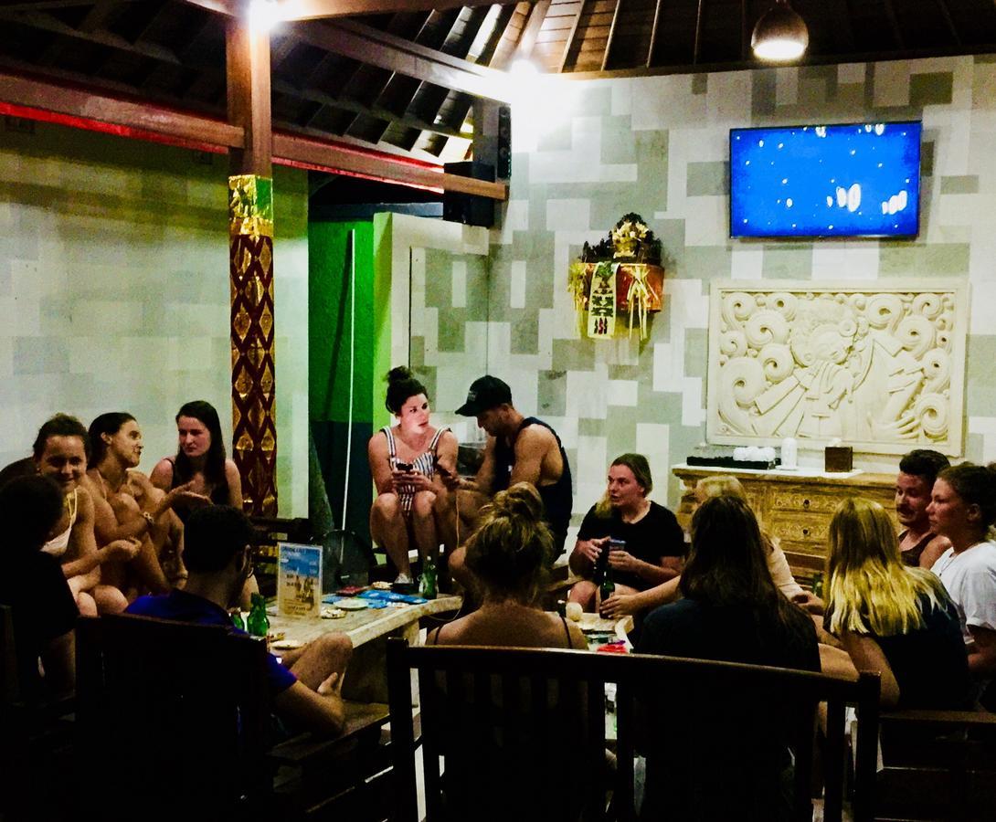 Lembongan Hostel *
