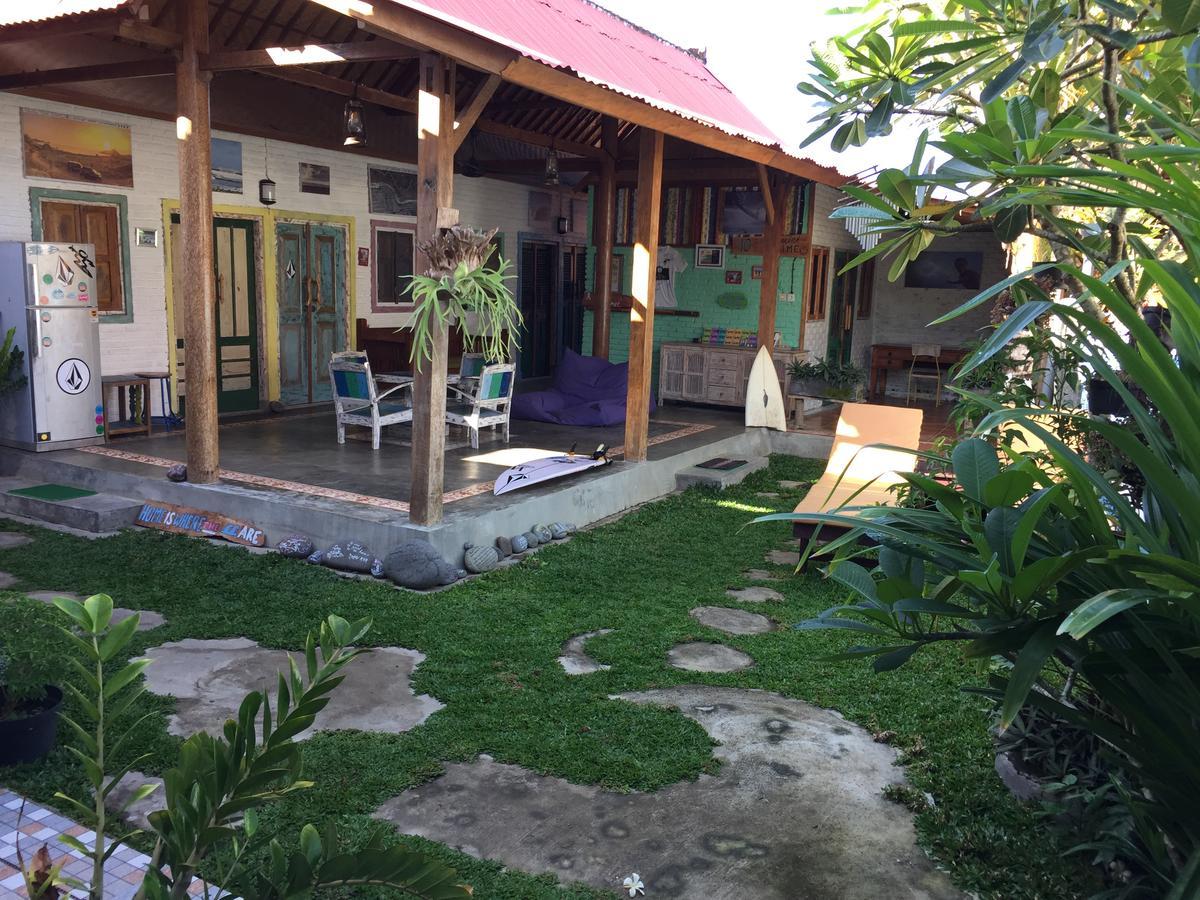 Medewi Secret Surfcamp Pulukan