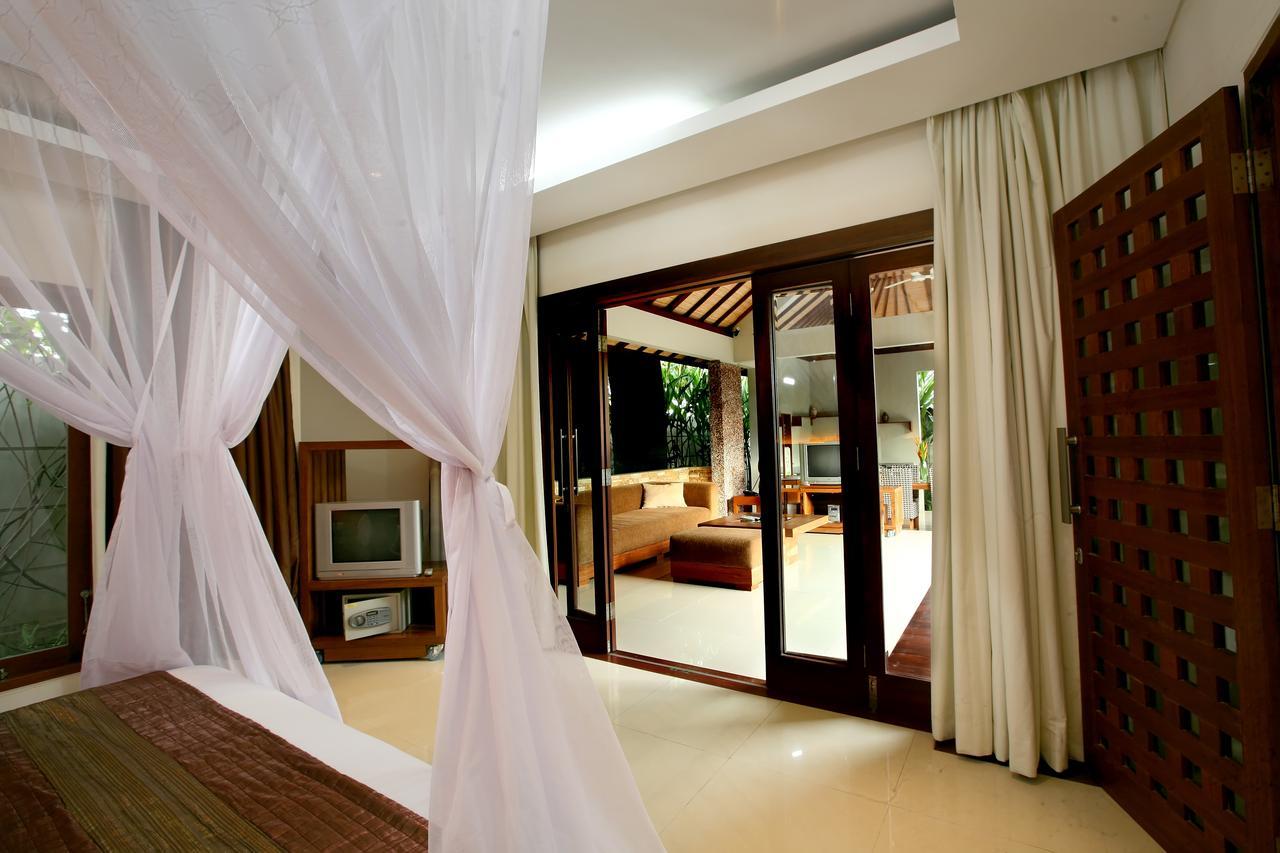 Grand Akhyati & Villa *