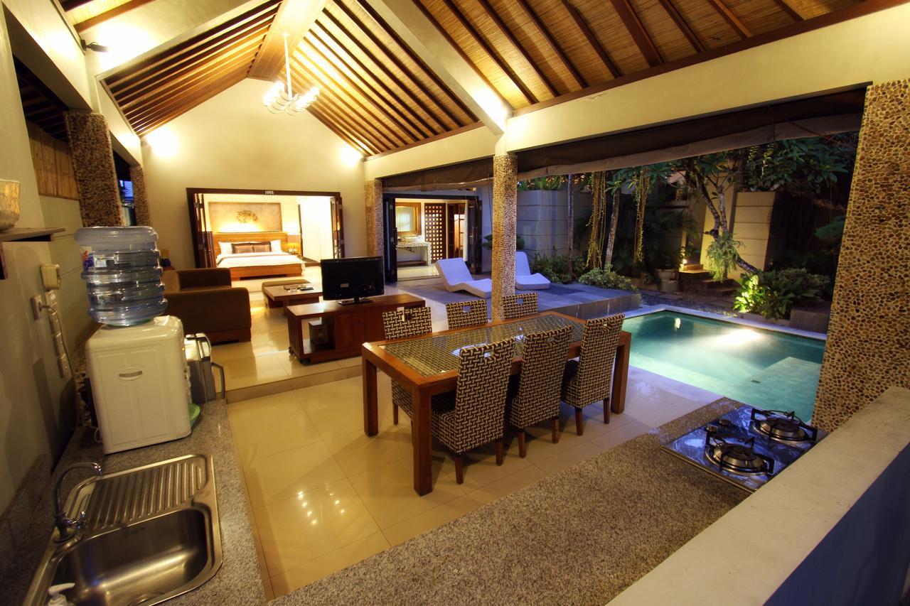 Villa Grand Akhyati & *