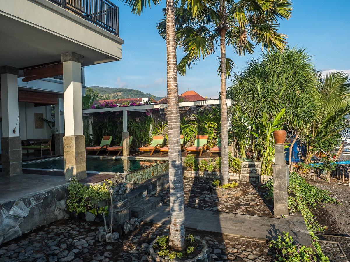 Amed Beach Villa *