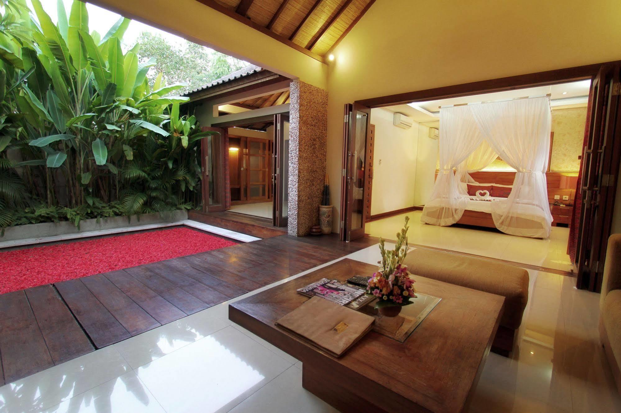 Villa Grand Akhyati & Canggu (Bali)