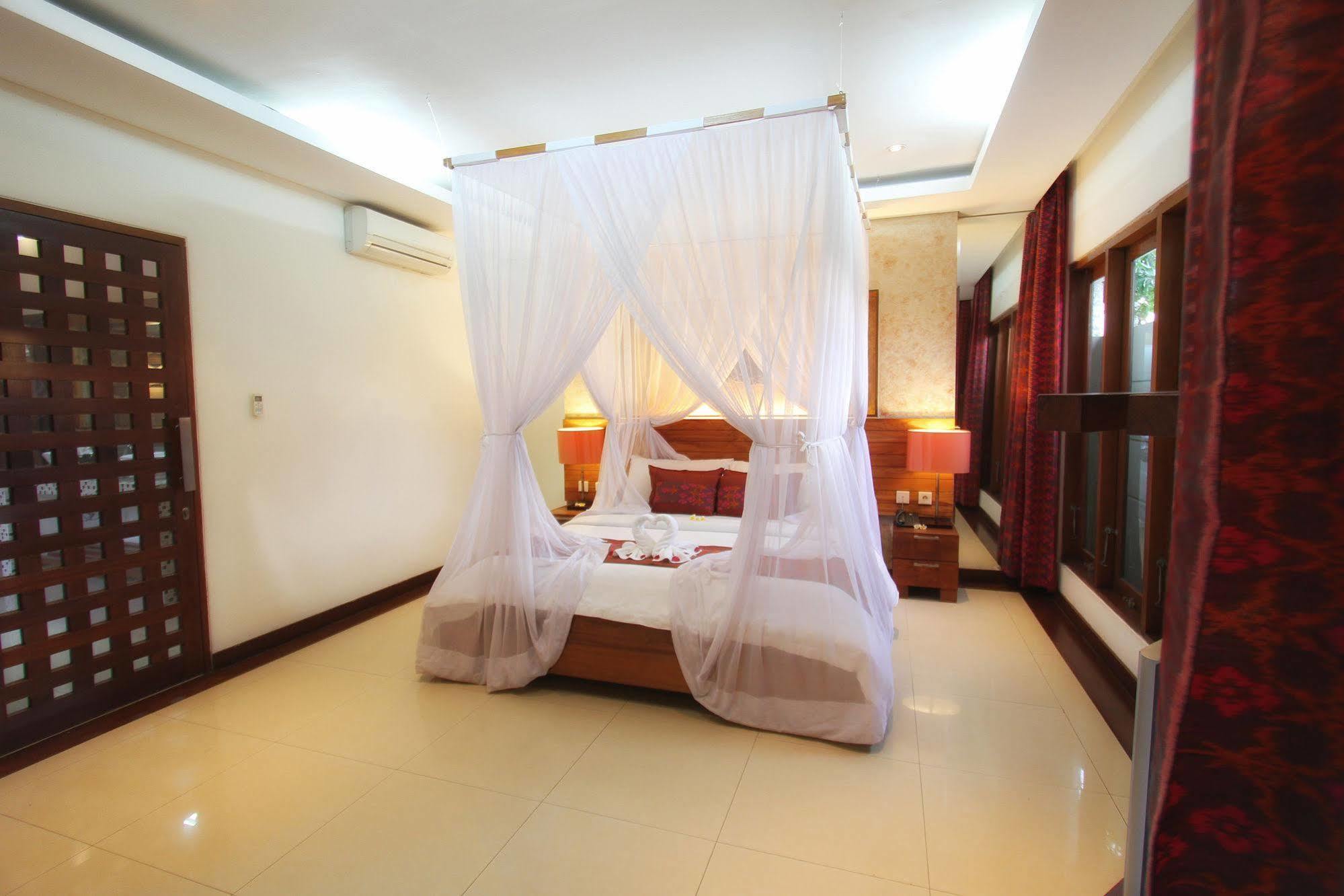 Villa Grand Akhyati & Canggu (Bali)