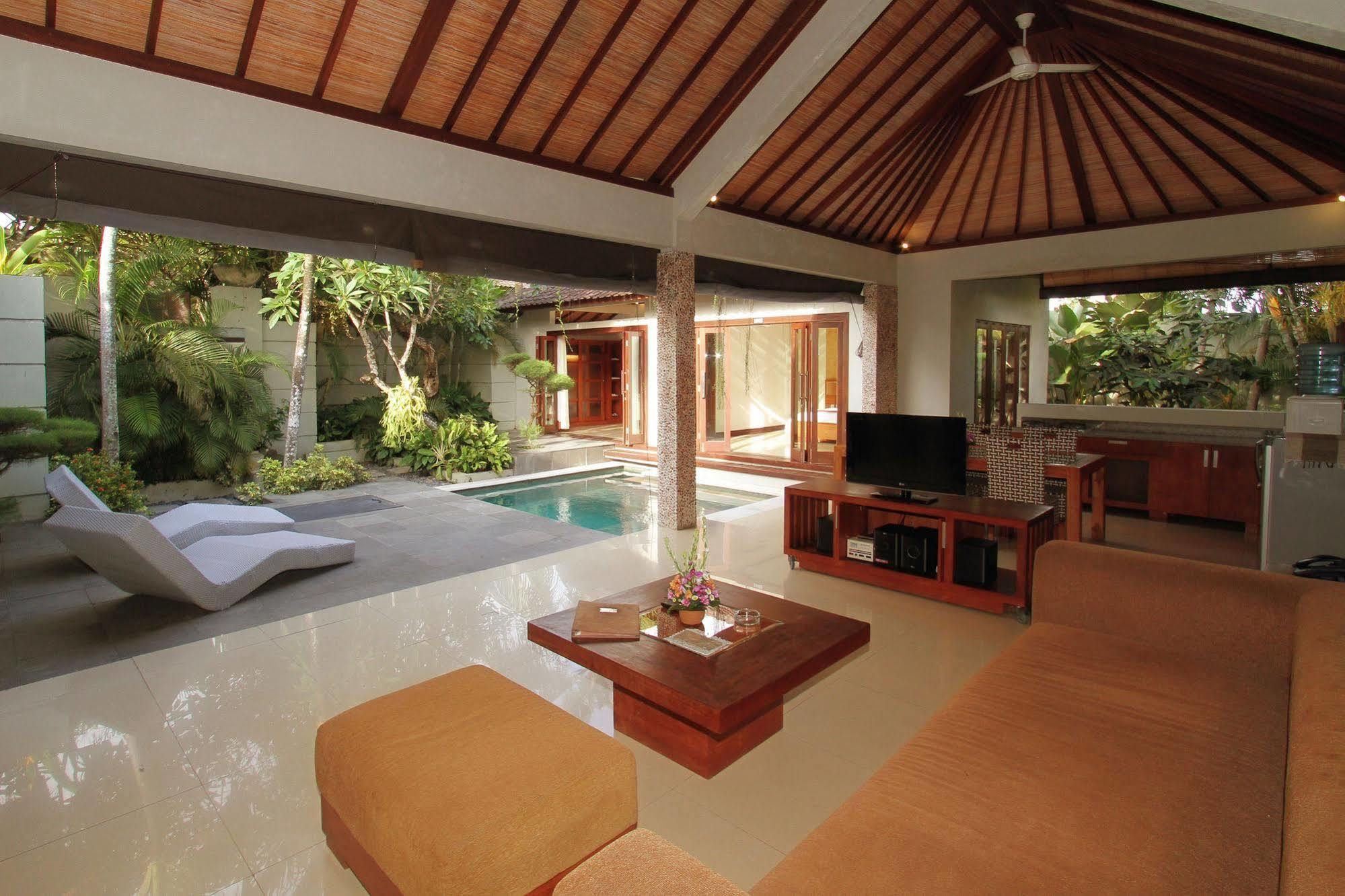 Villa Grand Akhyati & Canggu (Bali)