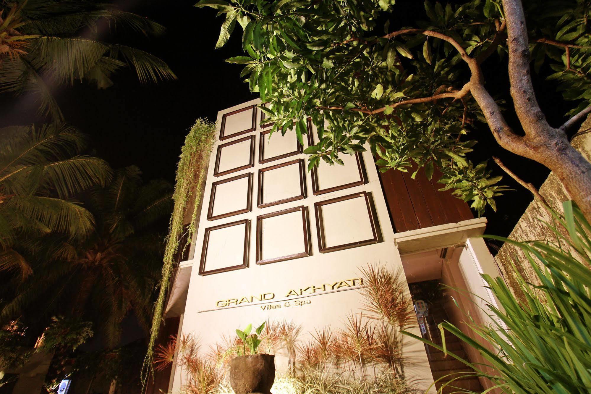 Villa Grand Akhyati & Canggu (Bali)