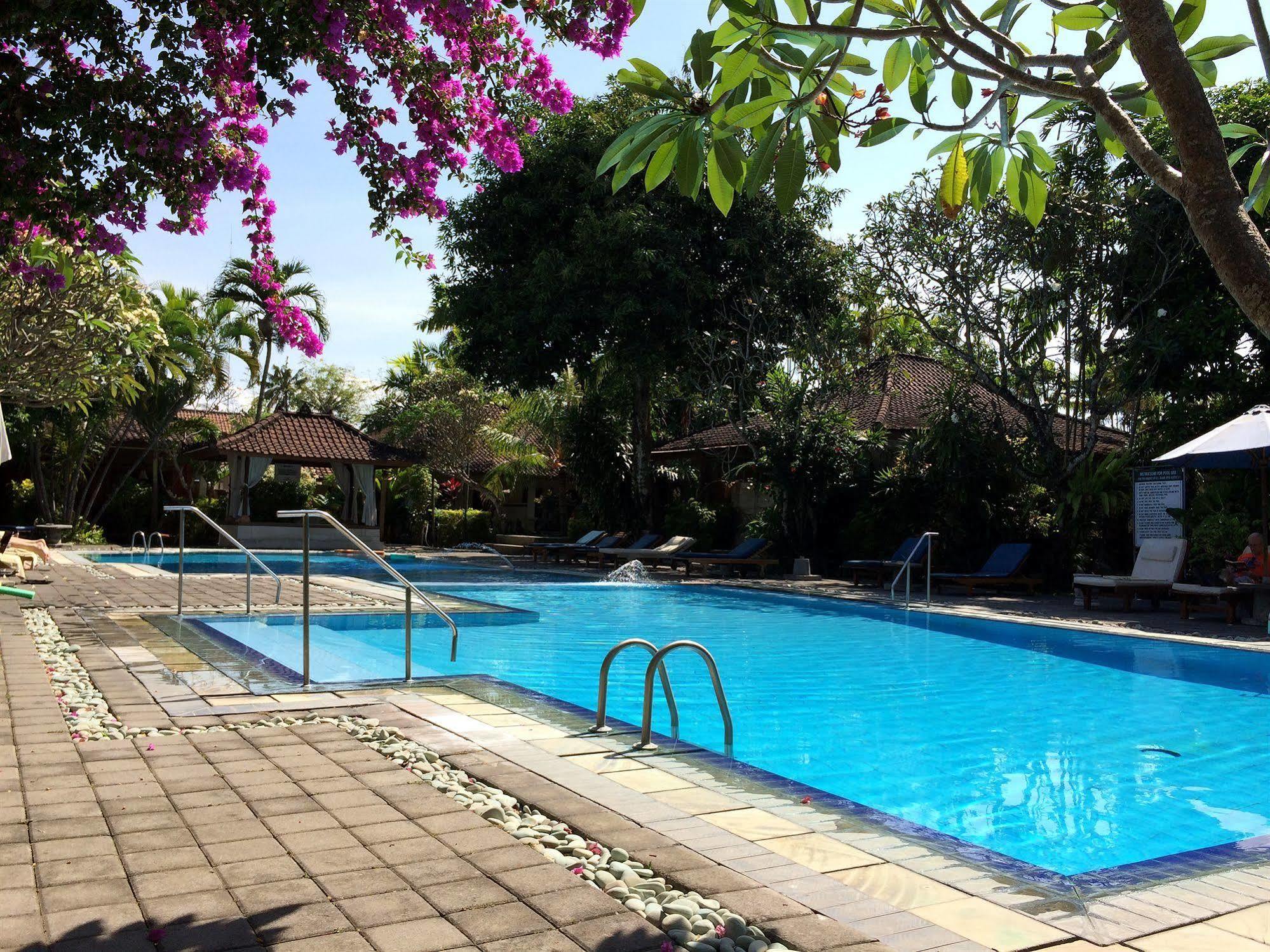 Bumi Ayu Hotel 3*