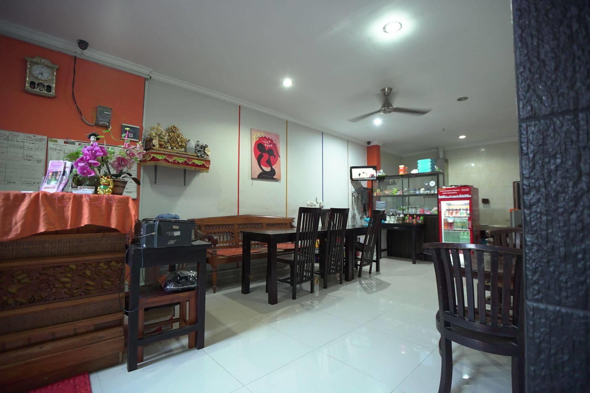 Hotel Rena Segara House 2*
