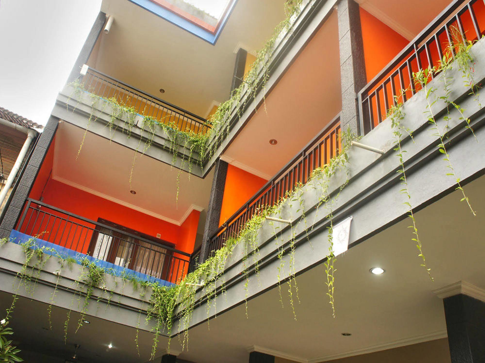 Rena Segara House Hotel 2*