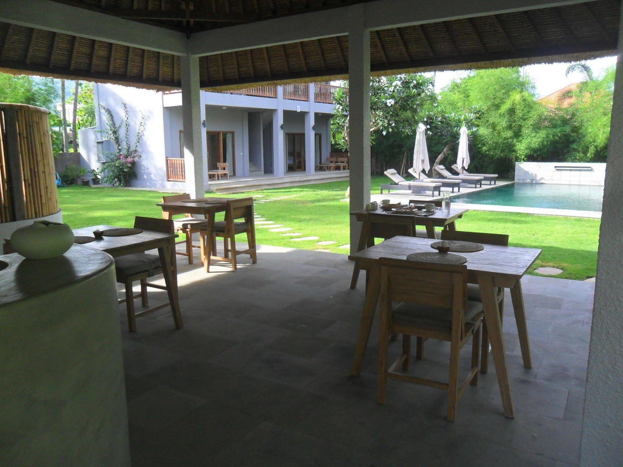 Ju'blu 3* Lovina (Bali)
