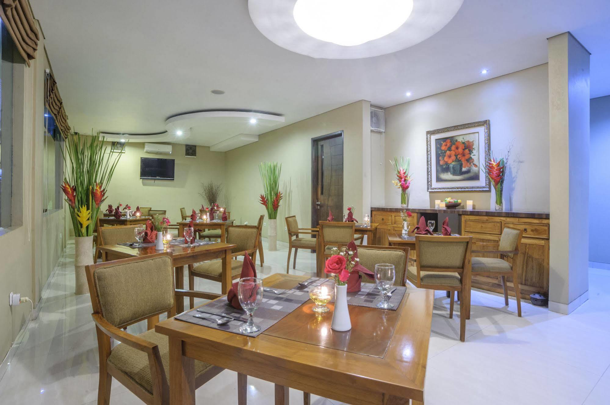 D'penjor Seminyak (Bali)